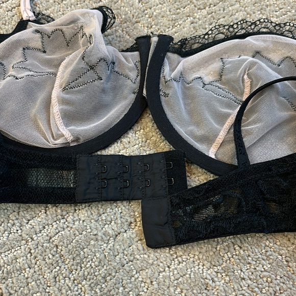 La Perla non-padded underwire bra. Size 34 C. - Picture 16 of 17